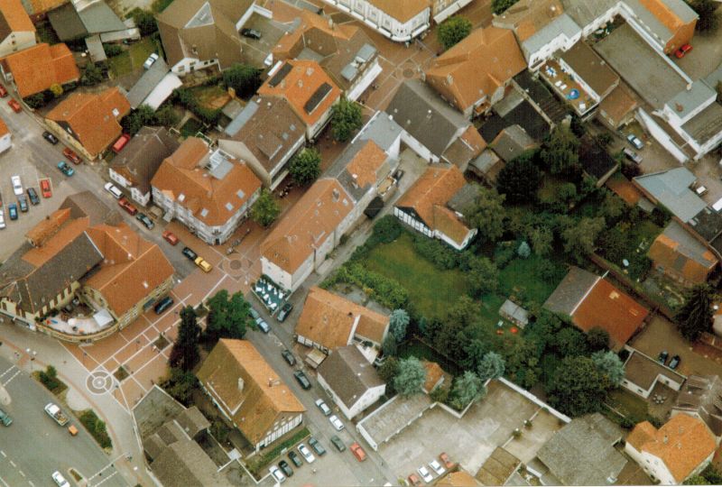 Datei:1998 Luftbild Lage Bergstraße.jpg