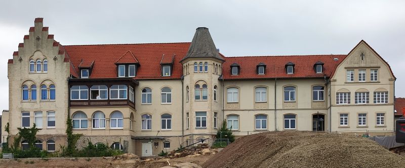 Datei:DT-Hofstr8 Stiewe2021.jpg