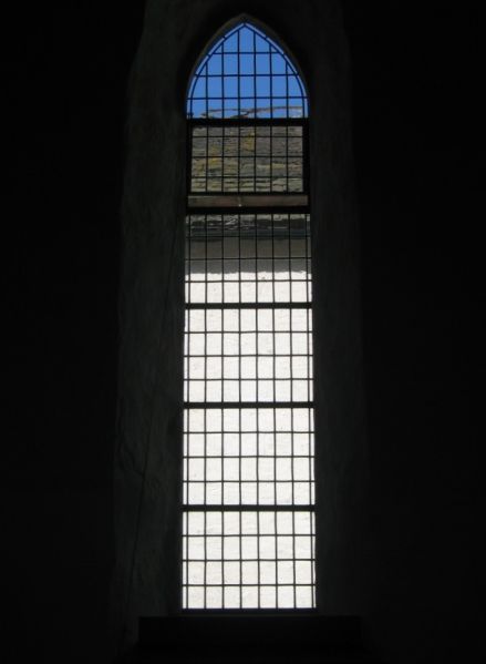 Datei:Kirche in Schwalenberg, Fenster.jpg