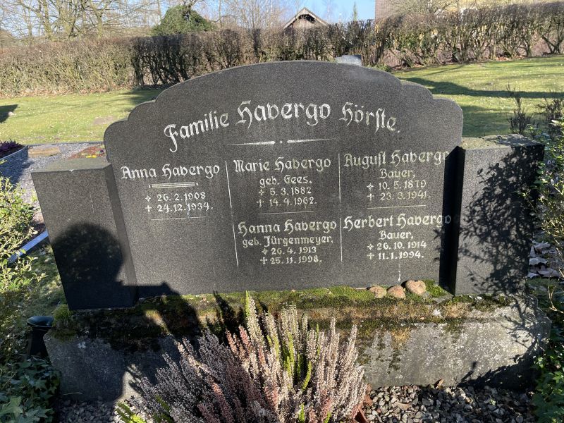 Datei:Grabstein Gees.jpg