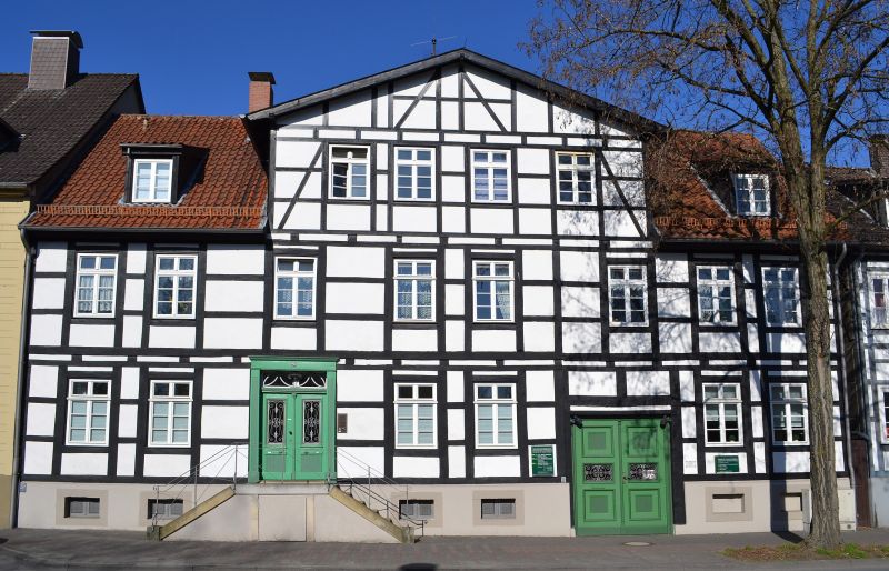 Datei:DT-Leopoldstr20 2012Tsungam.jpg