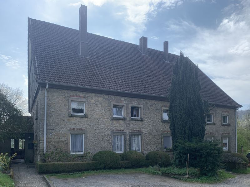 Datei:DT-HkSprengerweg30 Lzucht JK2025.jpg