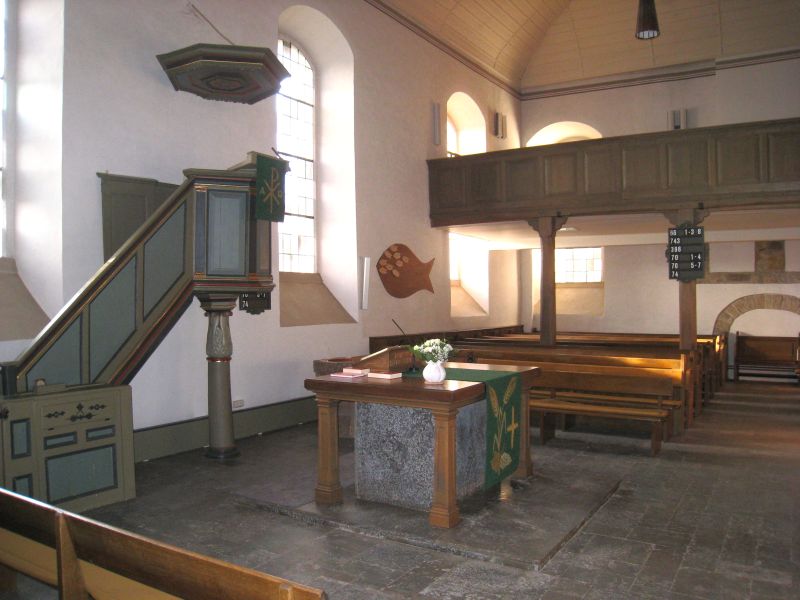 Datei:Kirche Stapelage innen.jpg