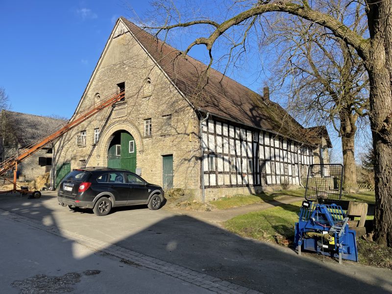 Datei:Gees Haupthaus längs korrigiert.jpg