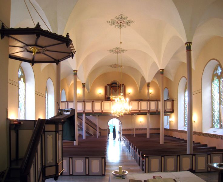 Datei:Kirche Augustdorf, innen.jpg