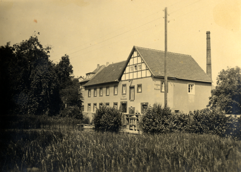 Datei:HID-Mühle-Hptstr64 c1950 ME-PK-39-156.png
