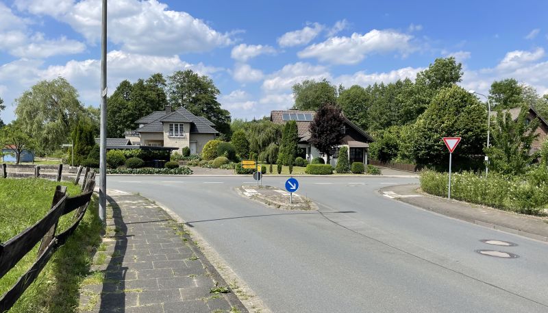 Datei:2024 Hörste Einmündung.jpg