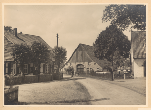 Haustenbeck Dorfmitte um 1935.png