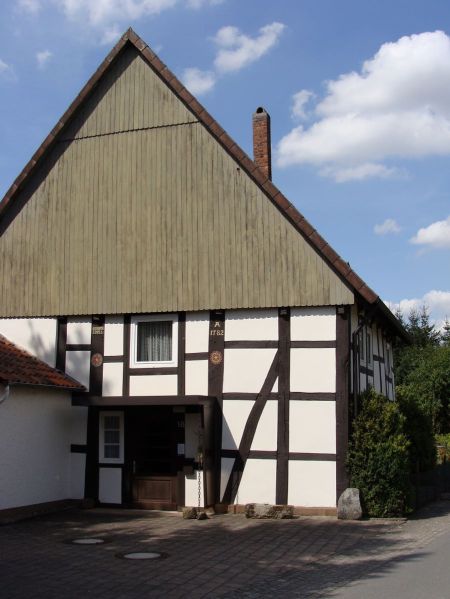 Datei:UntereDorfstrasse18 230809 1.jpg