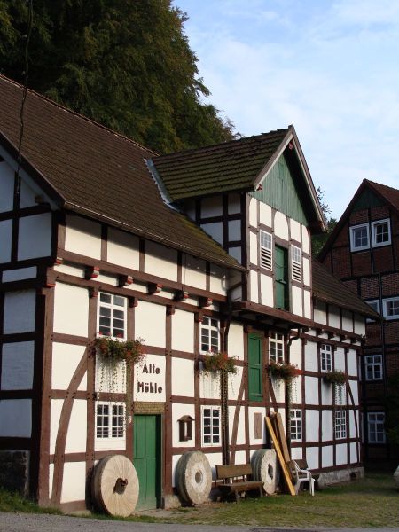 Datei:Waldmühlenweg2 300809 1.jpg