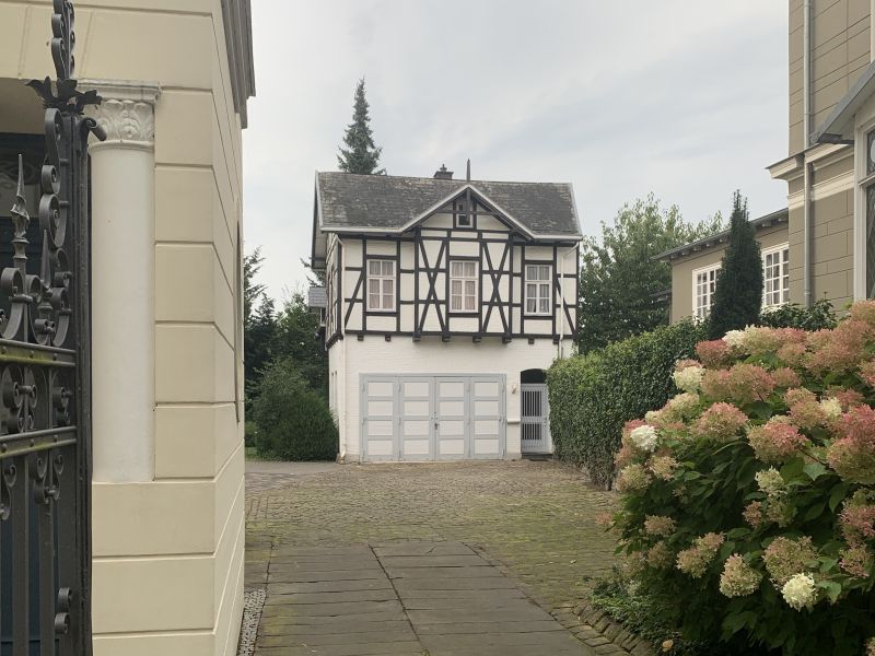 Datei:DT-Allee13 JK2024.jpg