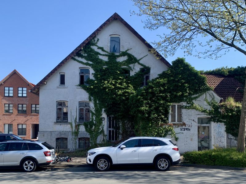 Datei:DT-Elisabethstr9Süd JK2025.jpg